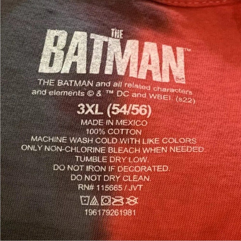 Men’s Batman Split Tie Dye Graphic T-Shirt Size Small NWT - Picture 6 of 6